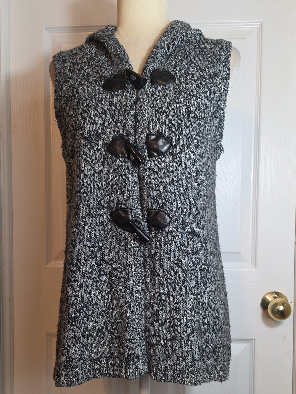 Sharagano Hooded Sweater Vest